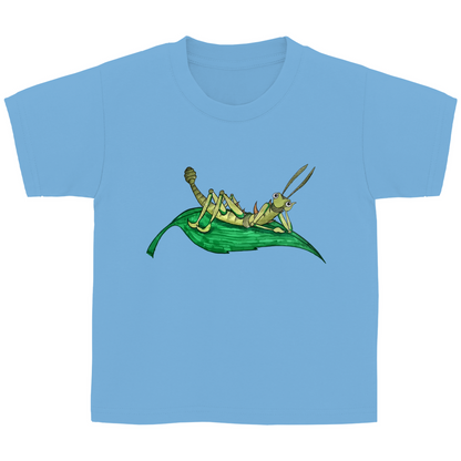 Kinder Basic T-Shirt Krabbelcrew Dornschrecke Kasimir liegt auf einem Blatt