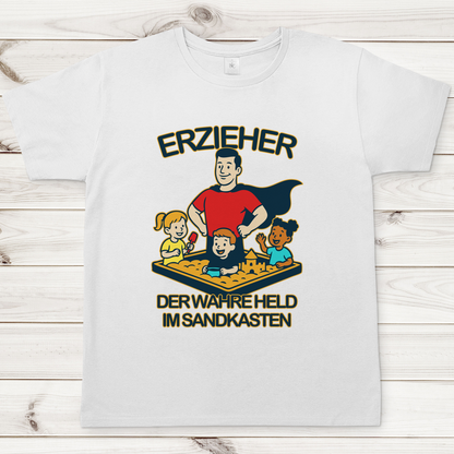 Herren T-Shirt Erzieher - Der wahre Held im Sandkasten