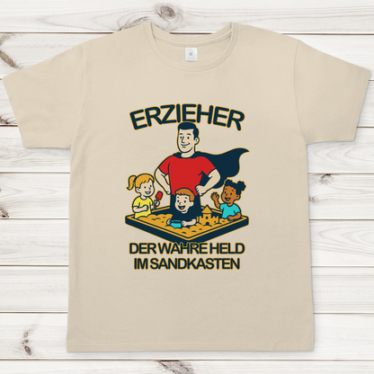 Herren T-Shirt Erzieher - Der wahre Held im Sandkasten