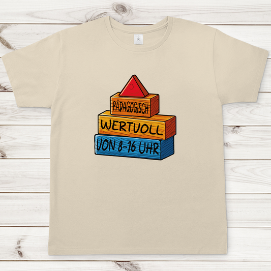 Herren T-Shirt Pädagogisch wertvoll von 8-16Uhr